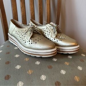 Vincenza | Gold Metallic Vented Tie Platform Sneakers